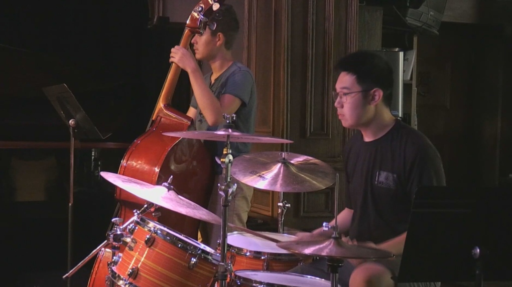 Youth Jazz Ensemble prepare for jazz festival in Uptown Waterloo [Video]