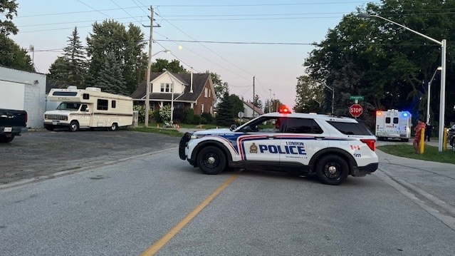 Glanworth Road closed, London police investigate crash [Video]