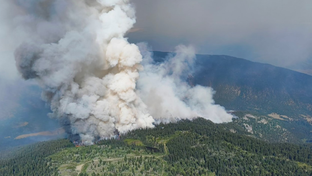Wildfire could close Highway 1; DriveBC warns [Video]
