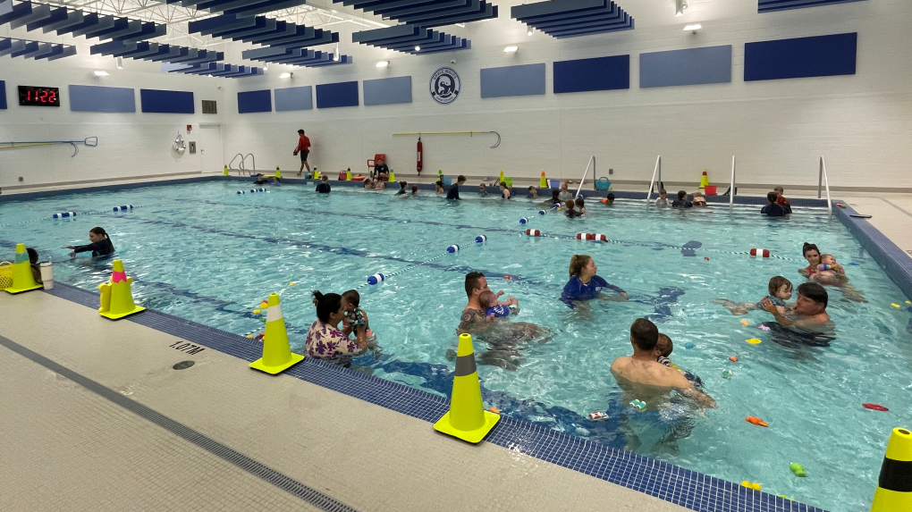 Sister duo turns vacant plaza space into swimming school in Paris, Ont. [Video]