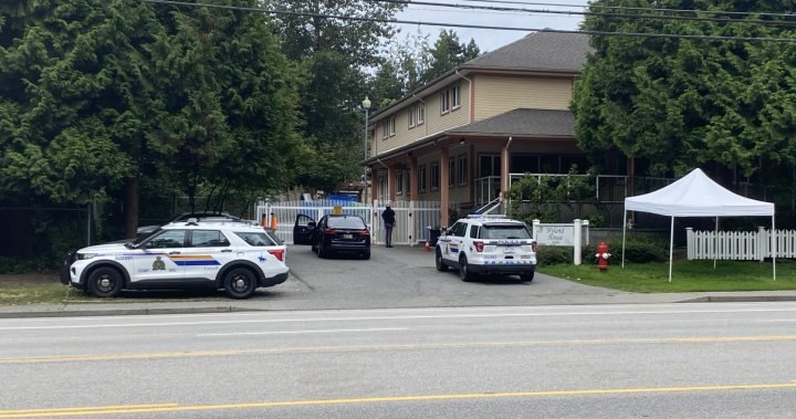 Surrey stabbing leaves man dead, search for suspect continues – BC [Video]