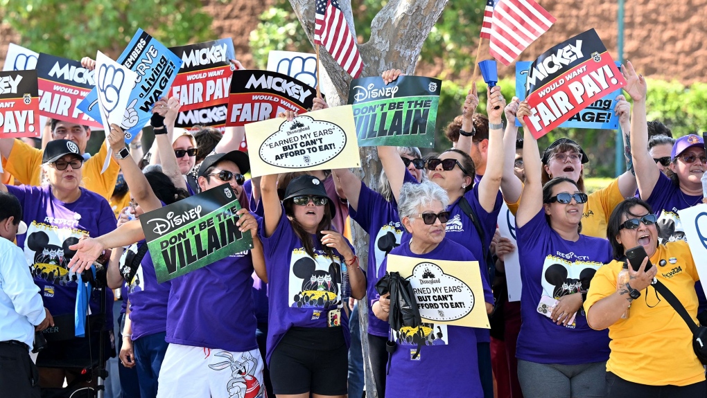 Disneyland avoids strike, reaches tentative agreement with workers [Video]