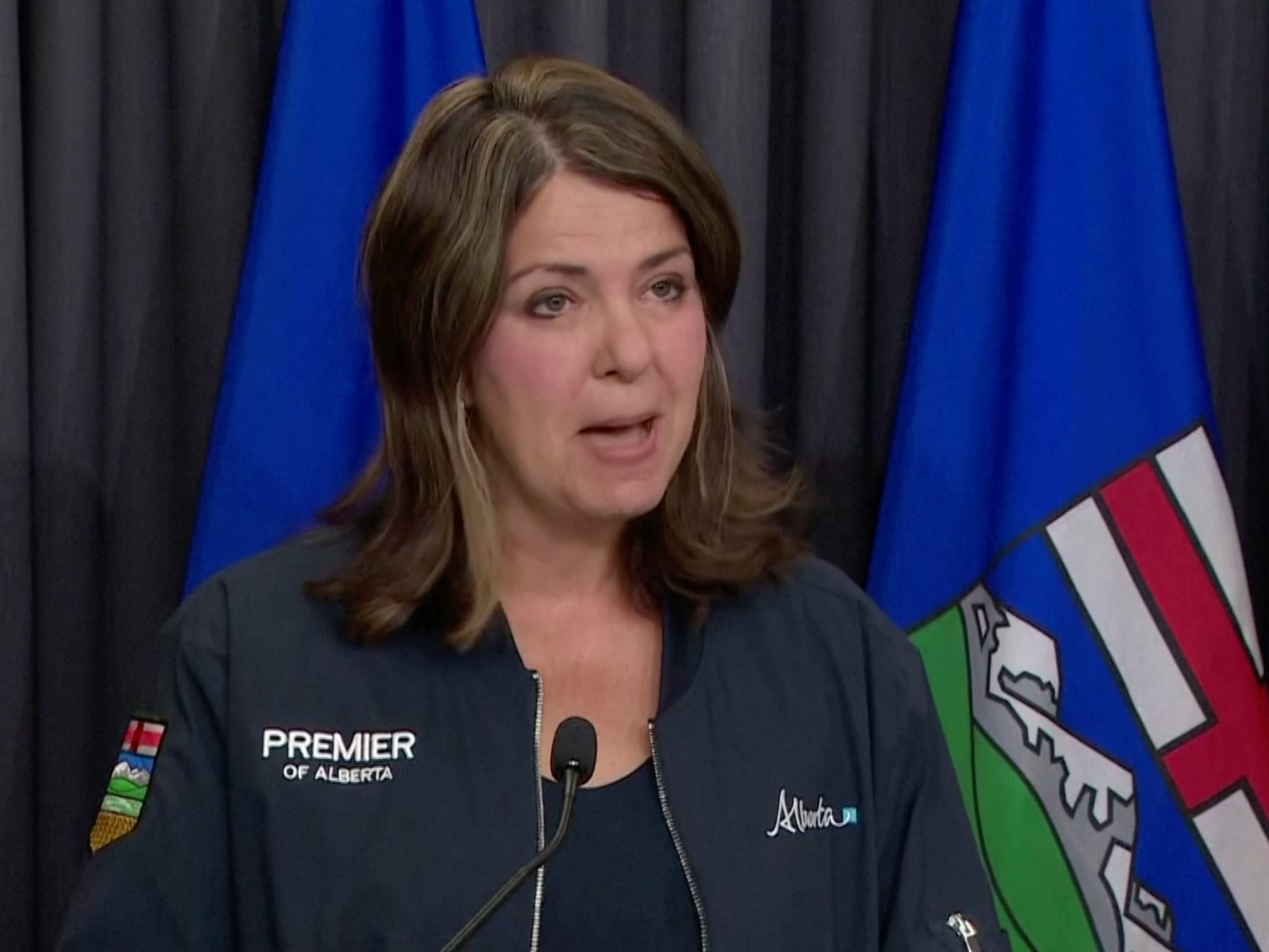 Premier of Canadas Alberta gets tearful during wildfire news update | Environment [Video]