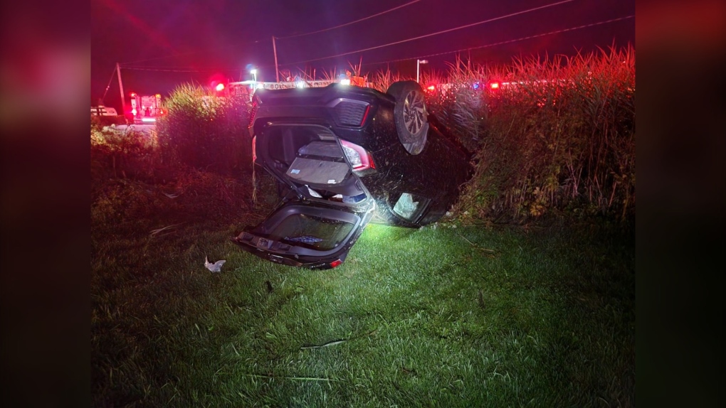 Vehicle lands on its roof following crash in Ottawa’s east end [Video]