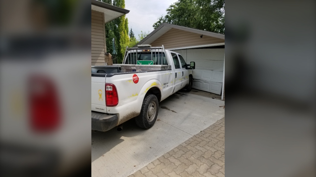 Regina man returns home to find stolen city vehicle had slammed into his garage [Video]