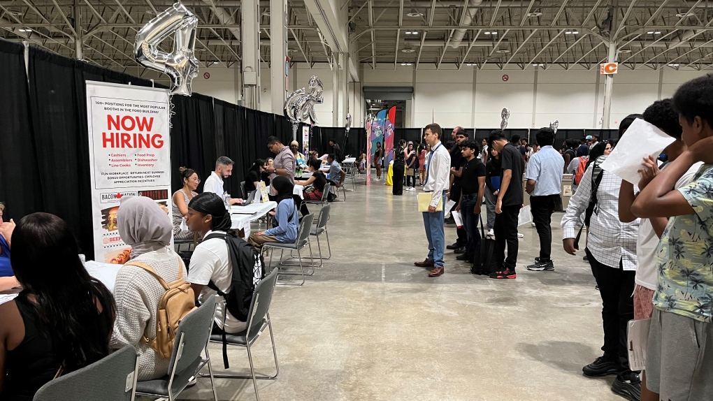 CNE job fair in Toronto, thousands attend [Video]