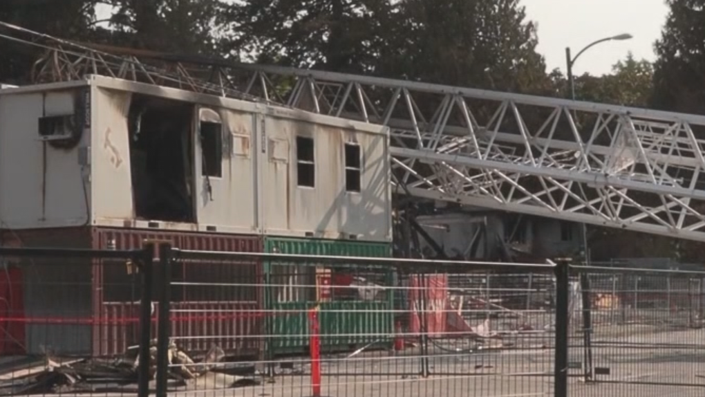 Vancouver woman describes moment crane fell on neighbour’s home [Video]