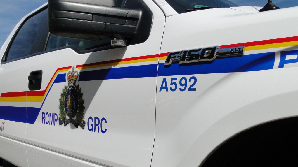 Man arrested after 3 people have finger chopped off in La Ronge [Video]