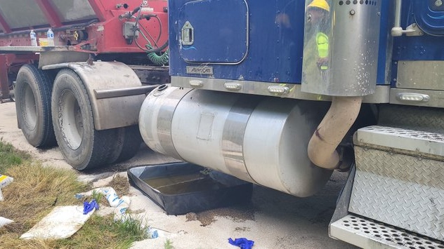 Westbound lane of Hwy. 401 reopens after fuel spill [Video]