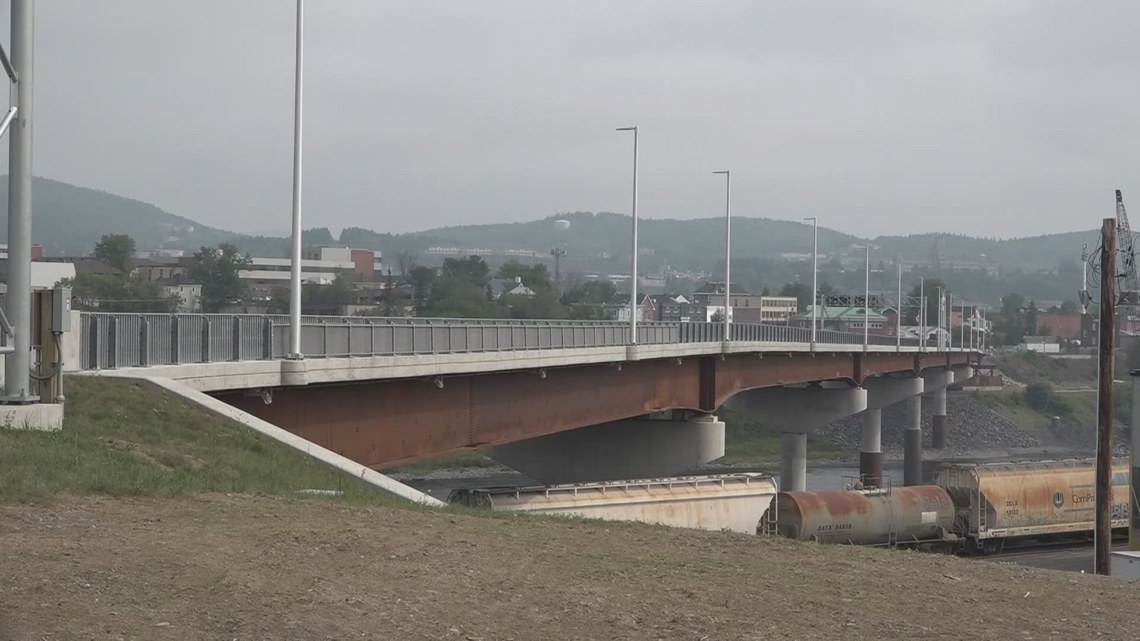 Bridge and port-of-entry connecting Maine and New Brunswick open [Video]