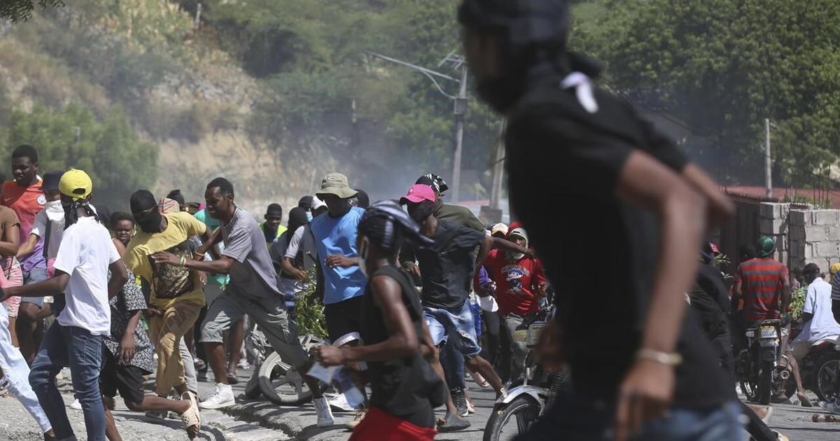 Haitian police tear-gas peaceful protesters as they demand help in stopping gangs [Video]