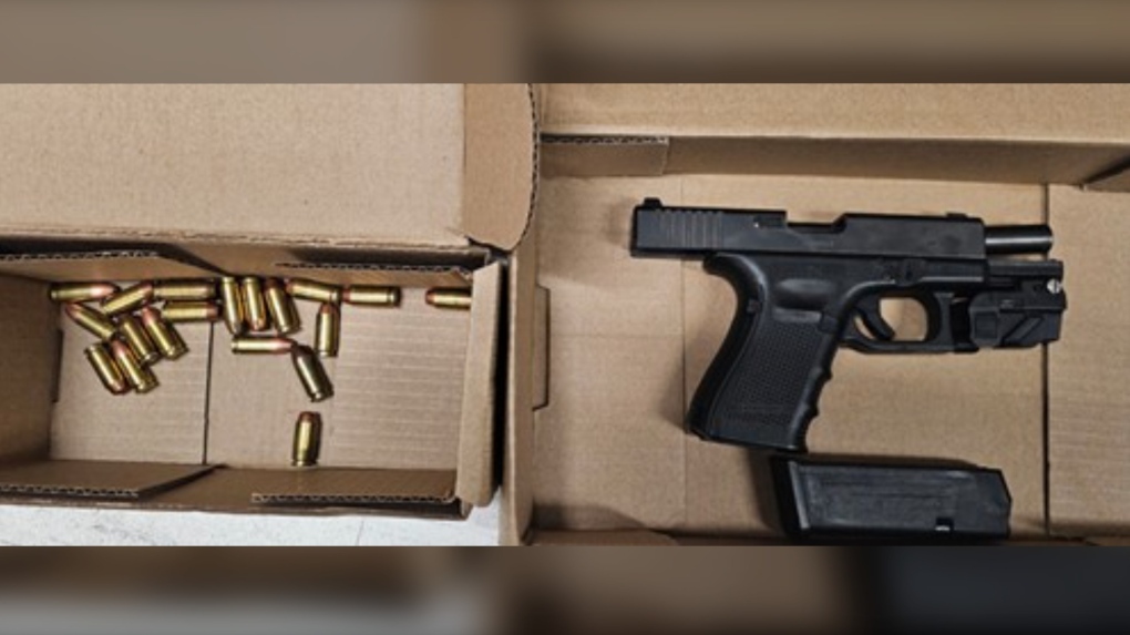 Toronto police seize loaded gun, ammunition in North York, teen charged [Video]