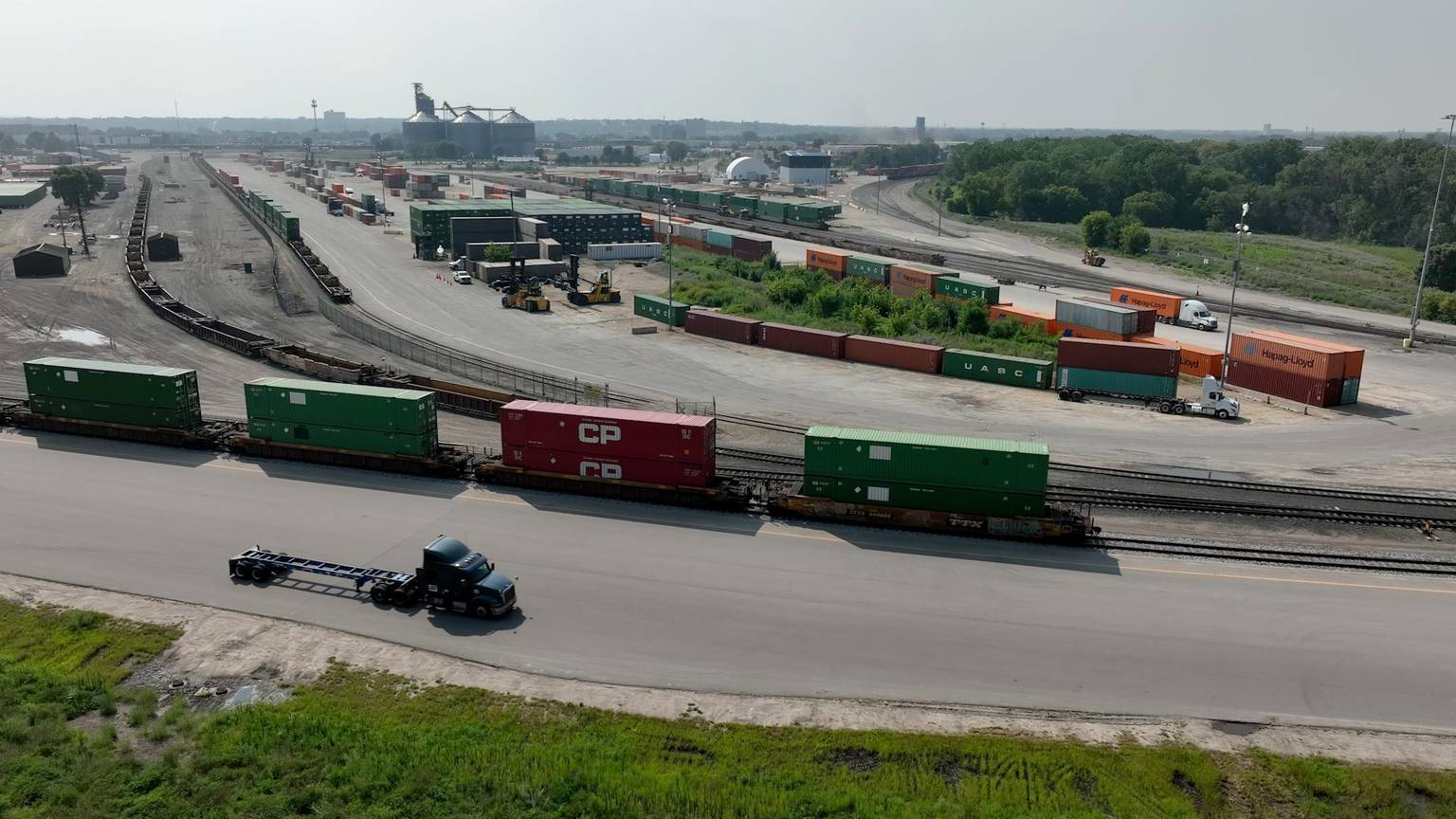 Video: Shutdown looming in labour dispute with Canadian railroads [Video]