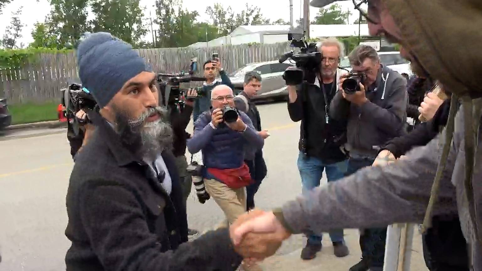 Video: Jagmeet Singh visits locked-out rail workers in Montreal [Video]