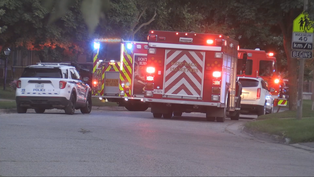 Gas leak causes road closure in London [Video]