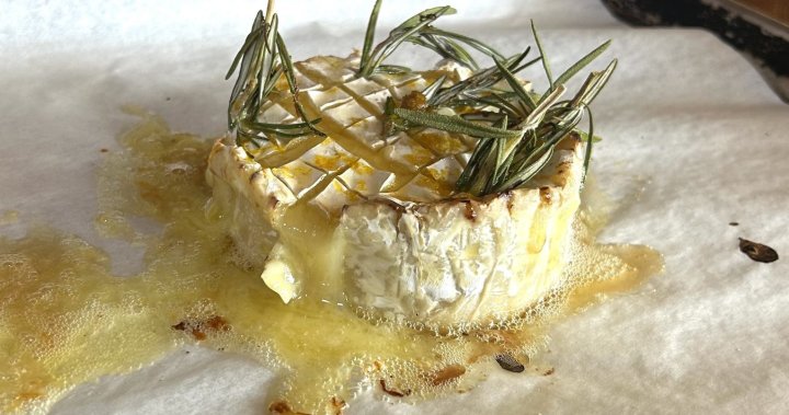 Simply Delicious Recipe: Baked Camembert with Rosemary and Honey – Toronto [Video]