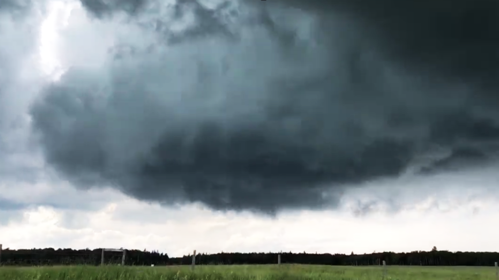 Tornadoes touch down in eastern Ontario on Wednesday [Video]