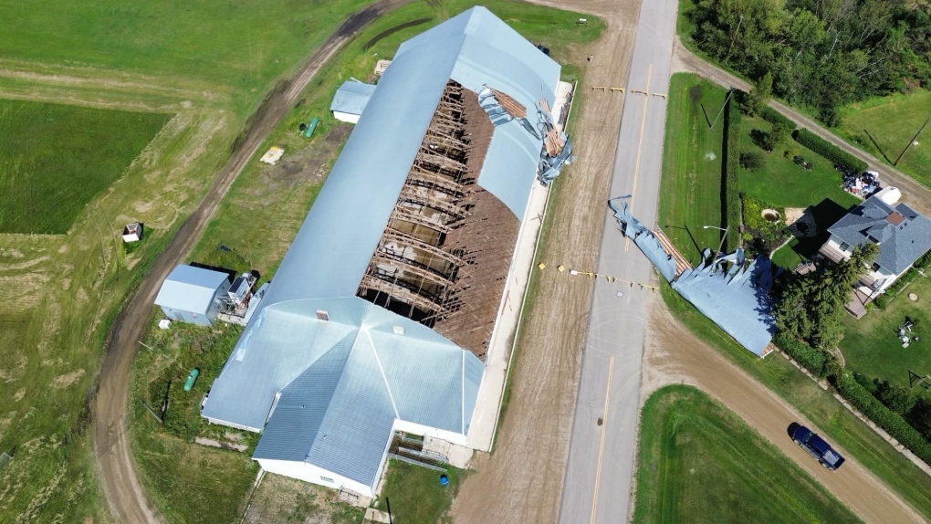 Severe thunderstorms roll through southwestern Manitoba [Video]