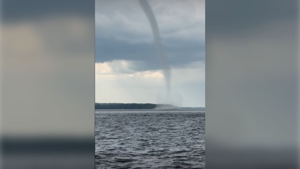 Waterspout: Rare weather phenomenon spotted near Montreal [Video]