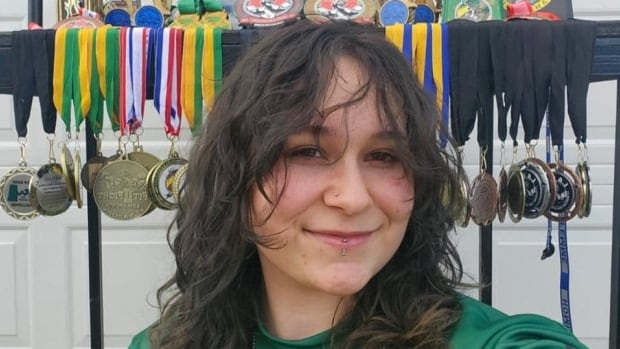 Meet the Sask. woman who just became a world silver medallist in arm wrestling [Video]