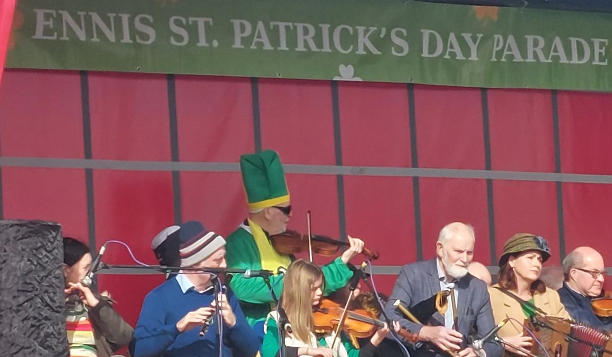 WATCH: Ennis parade thrills Clare crowds this St Patrick’s Day [Video]