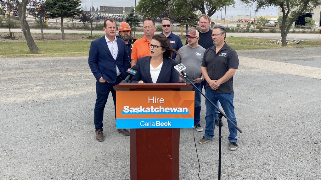 Sask. premier, NDP trade comments on support for Evraz steel workers [Video]