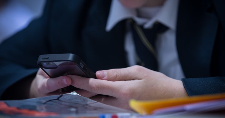 Back to school: Optimism abounds as new cellphone rules set to begin in N.S. classrooms [Video]