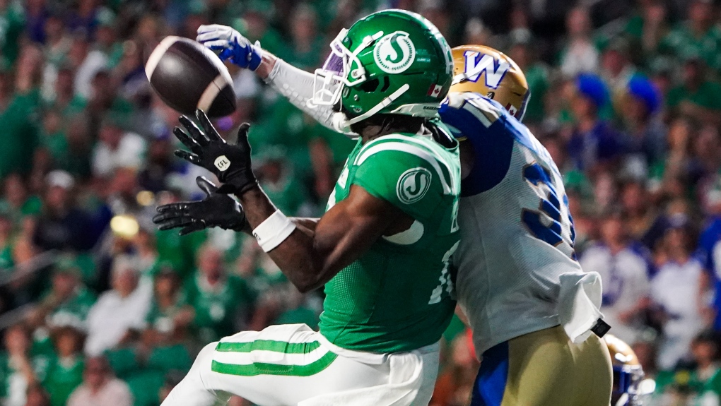 CFL: Saskatchewan Roughriders fall to Blue Bombers 35-33 in 59th Labour Day Classic [Video]