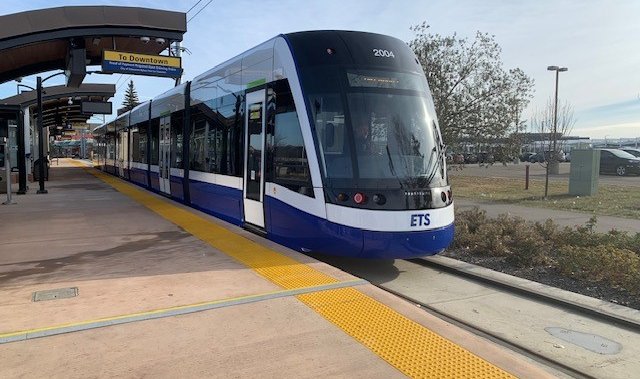 15 collisions between vehicles and trains on Edmontons Valley Line since opening: city – Edmonton [Video]