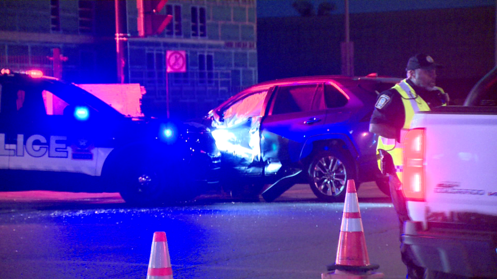 Montreal police officers injured after crashing into stolen vehicle [Video]