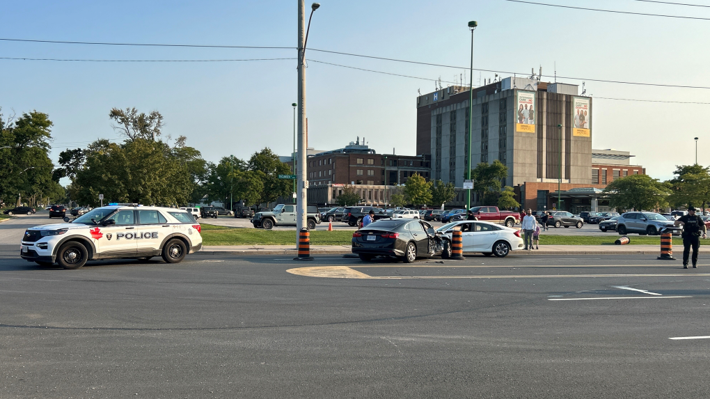 Tecumseh road collision diverts evening commutes [Video]