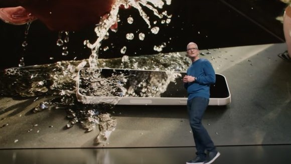 Quebec class-action wants Apple to uphold iPhone water resistance promise [Video]