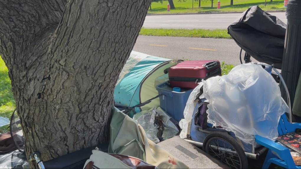 Montreal workers remove homeless tent with woman inside [Video]