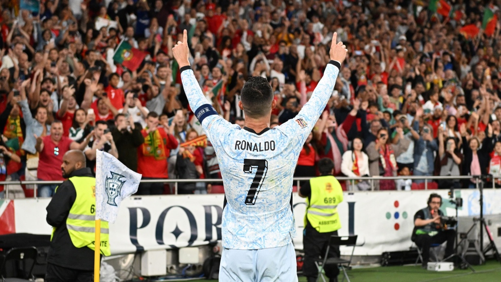 Cristiano Ronaldo scores 900 career goals and sets record [Video]