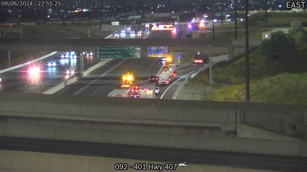 Highway 401 rollover leaves 2 people with critical injuries [Video]