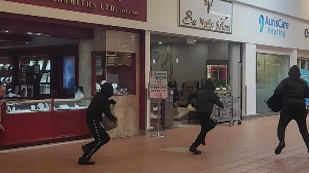 Three teens charged for armed robbery at Kitchener jewelry store [Video]