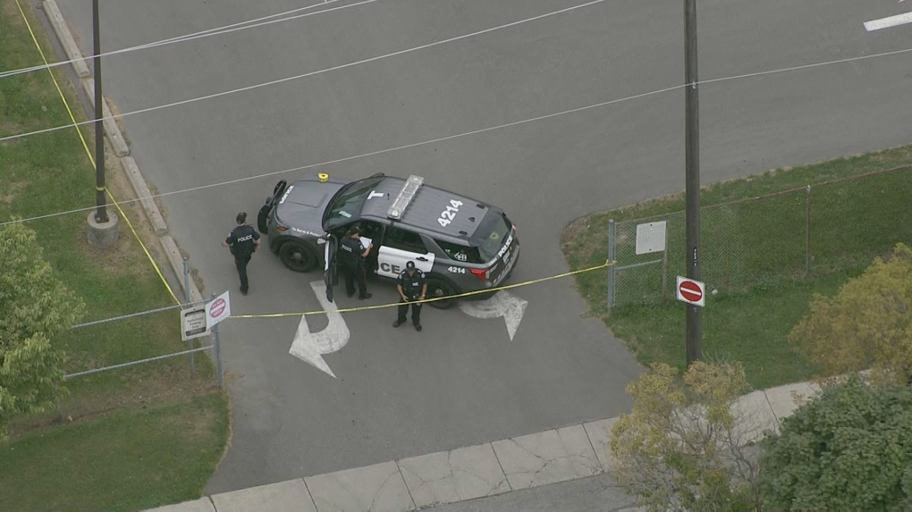 Grade 12 student injured in ‘targeted’ shooting at Scarborough high school parking lot [Video]