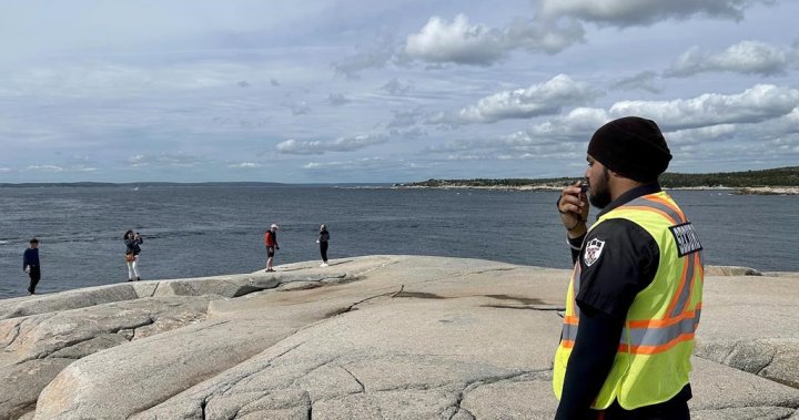 Peggys Cove danger: How guardians keep visitors safe at beautiful but deadly tourist site [Video]