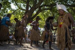 Brazils Indigenous people hail return of sacred cloak [Video]