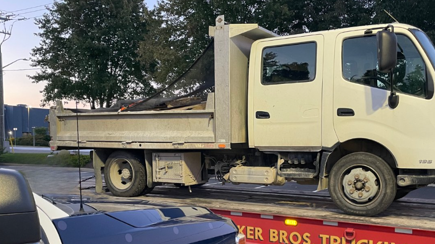 Landscaping truck taken off the road in Kitchener for major defect [Video]