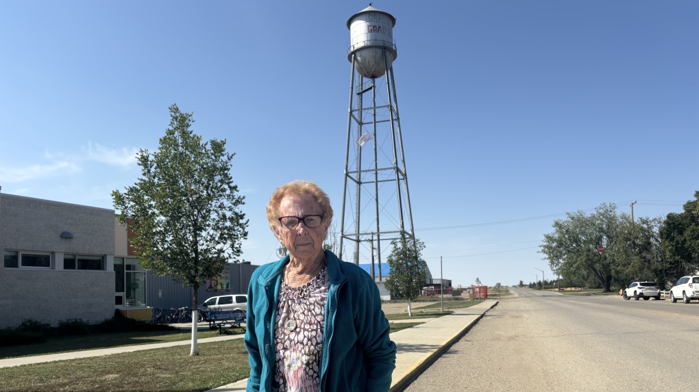 Sask. town saying goodbye to water tower landmark [Video]