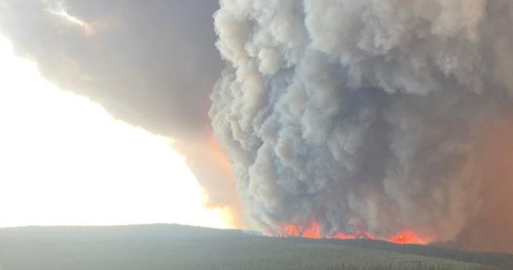 Northern B.C. fires expected to burn through fall, with aggressive fire behaviour ongoing [Video]