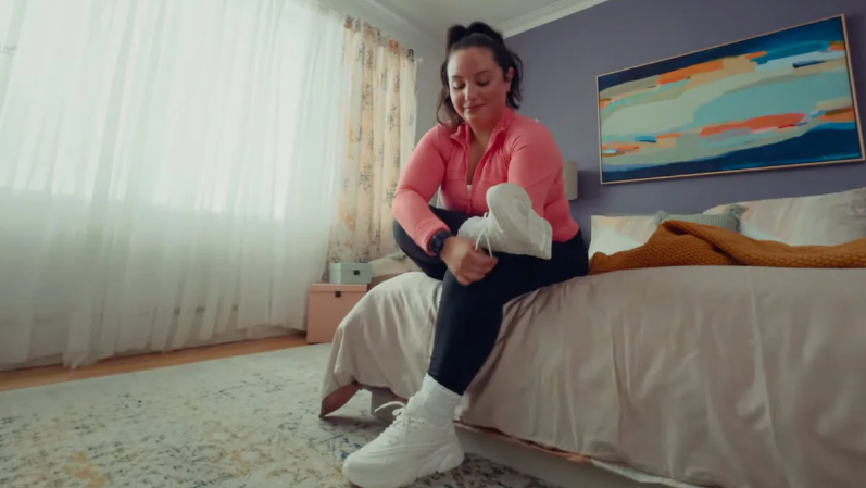 Winnipegger stars in newest Apple commercial [Video]