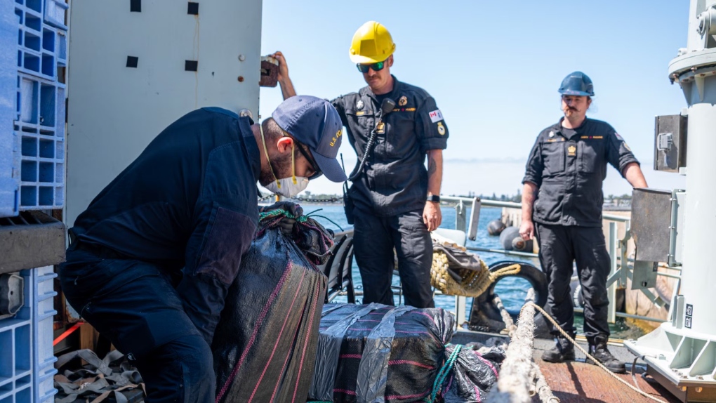 Canadian warship seizes 1,400 kilos of cocaine [Video]