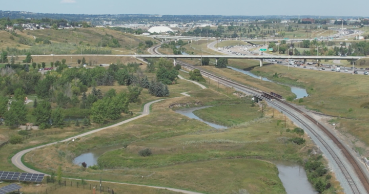 Alberta premier considers north LRT route ahead of key vote on Calgarys Green Line – Calgary [Video]