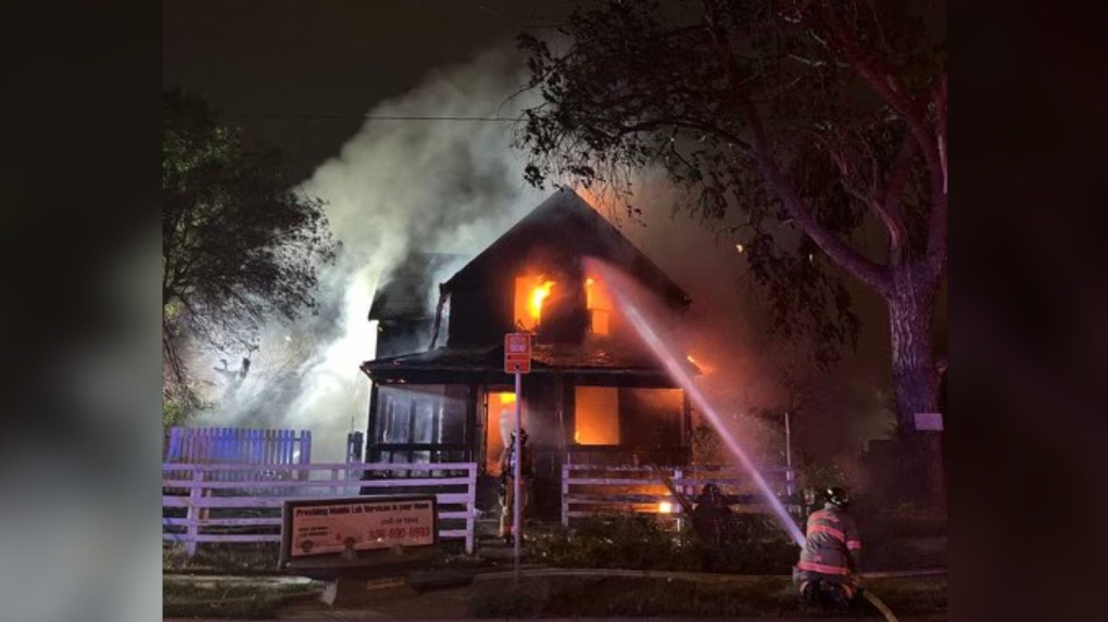 Moose Jaw fire engulfs home, cause under investigation [Video]