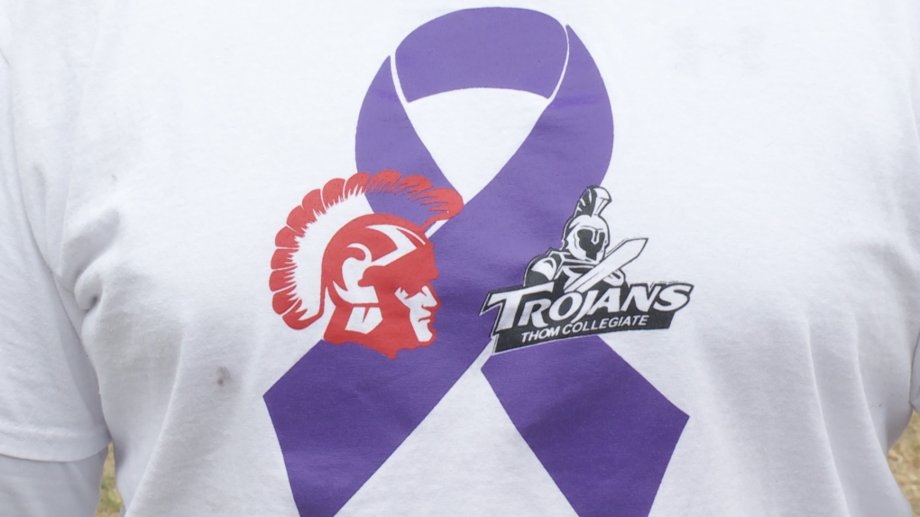 High school football teams clash in second Beat Cancer game [Video]