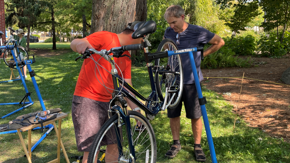 Bike repair group aims to keep cyclists safe with weekly free services [Video]