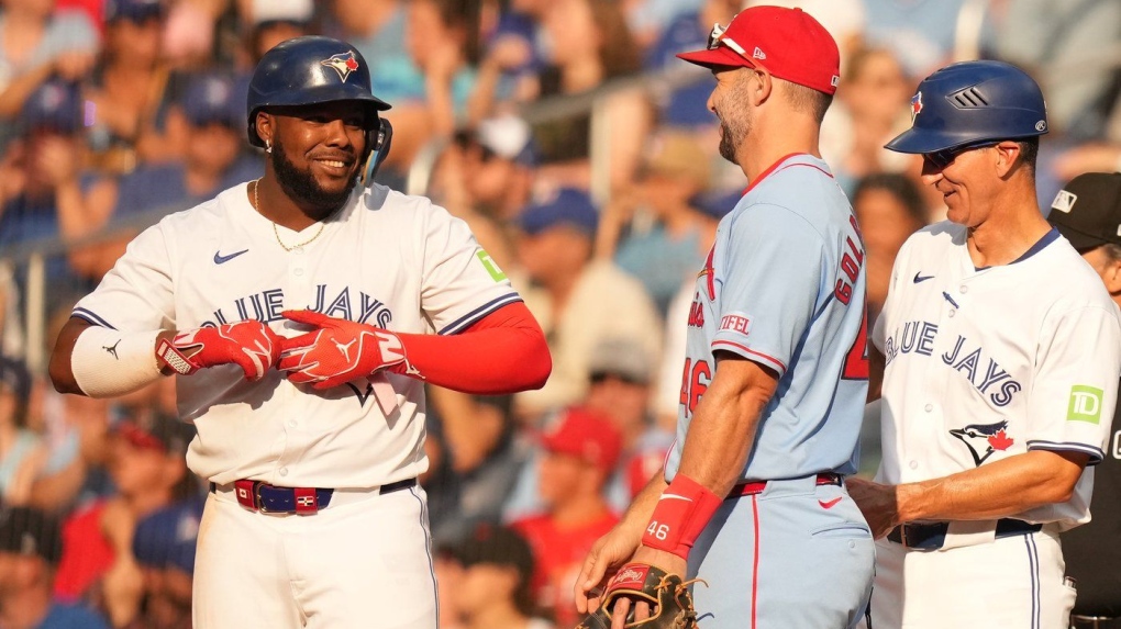 Blue Jays thump Cardinals 7-2 [Video]