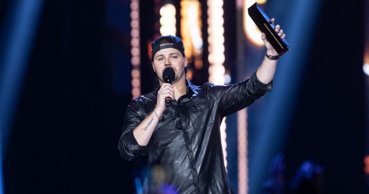 Josh Ross wins big while k.d. lang rocks at CCMAs in Edmonton [Video]